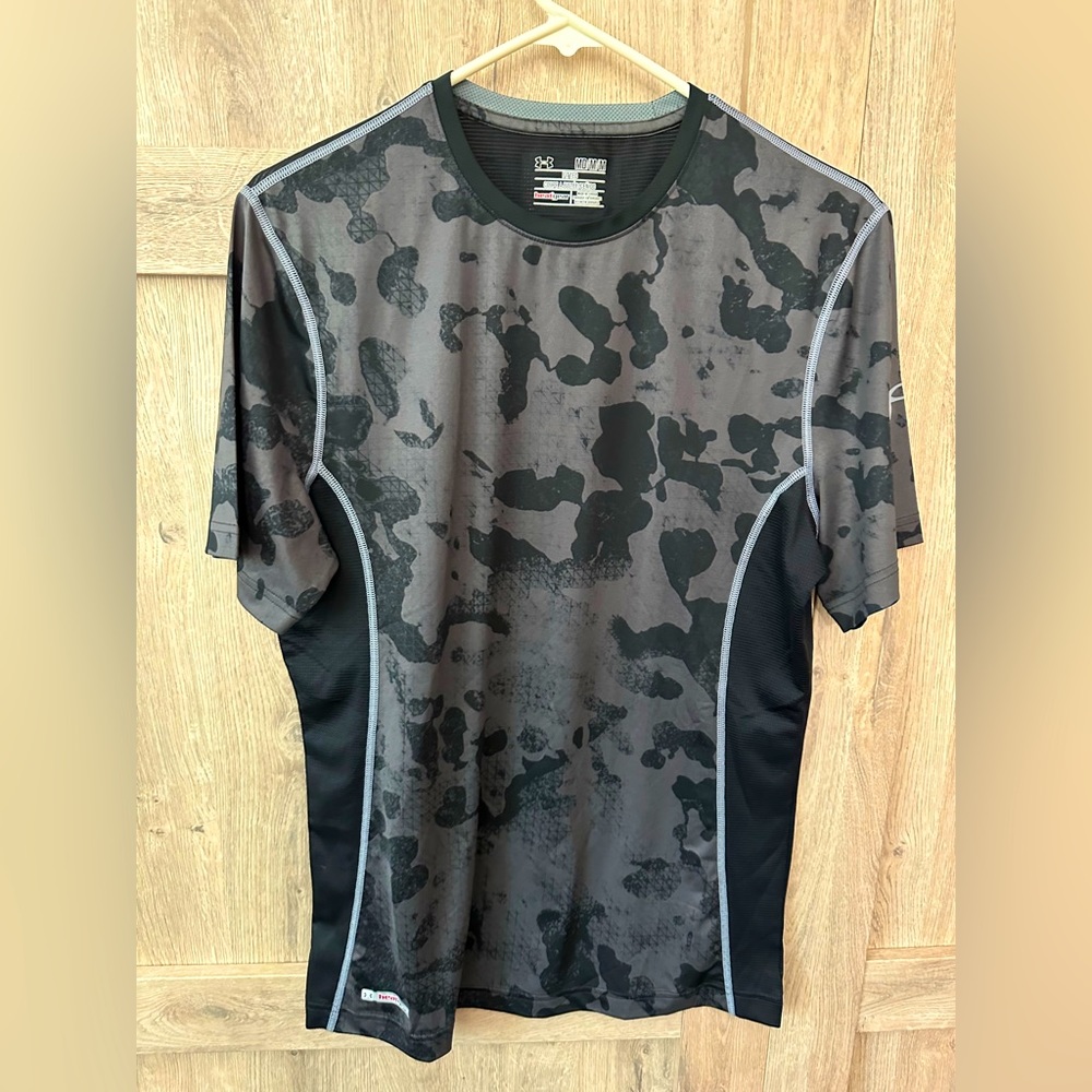 Under Armour fitted heat control shirt